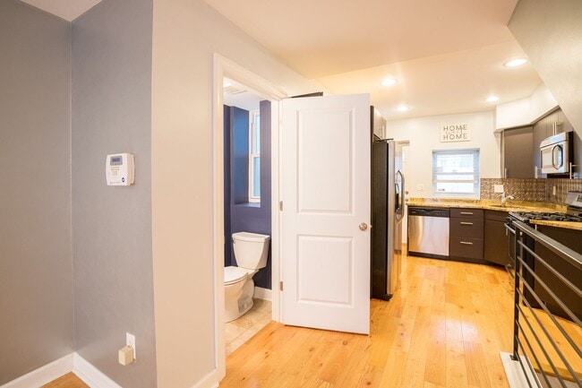 Building Photo - Contemporary Three Bedroom Home in Point Breeze