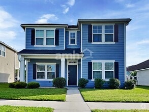 Building Photo - 3230 Roundabout Dr