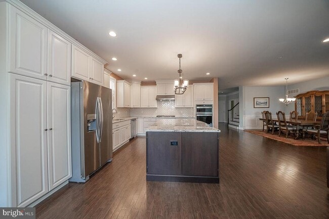 Building Photo - 3701 Parris Blvd