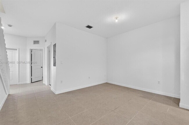 Building Photo - 2650 SE 29th St