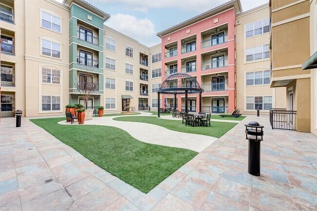 Building Photo - 1711 Old Spanish Trl