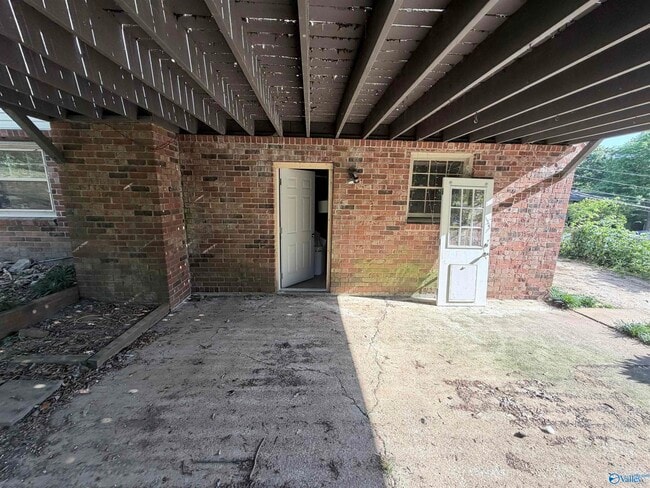 Building Photo - 8711 Edgehill Dr SE