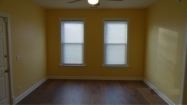 Building Photo - 5622 N Mango Ave