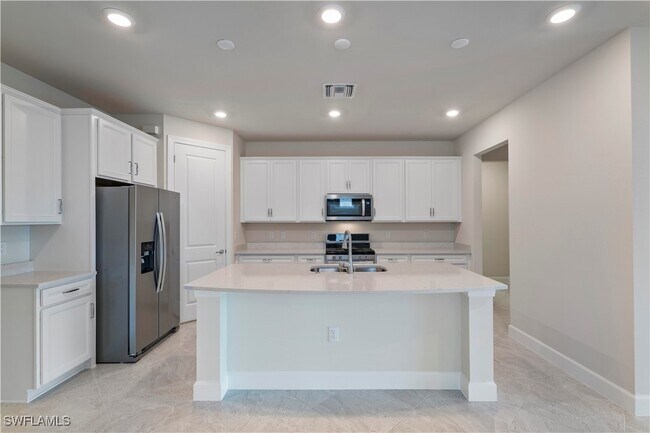 Building Photo - 17017 Pine Lily Ln
