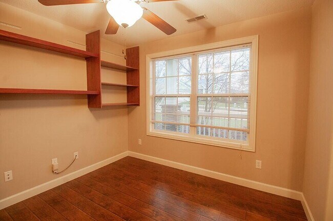 Building Photo - 7413 Rosedown Dr