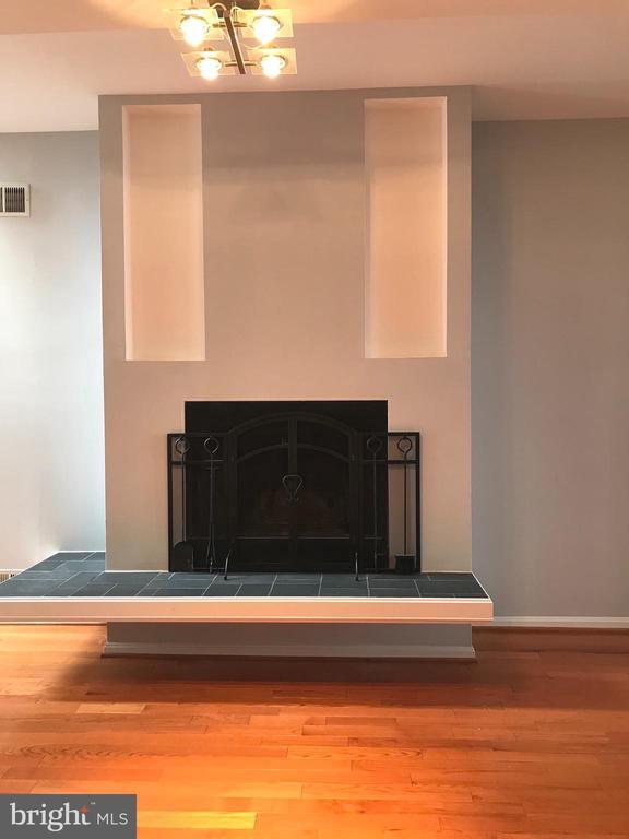 Building Photo - 1231 Linden Pl NE