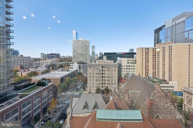 Building Photo - 2101 Chestnut St