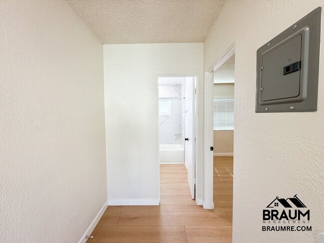 Building Photo - 4636 Laurel Canyon Blvd