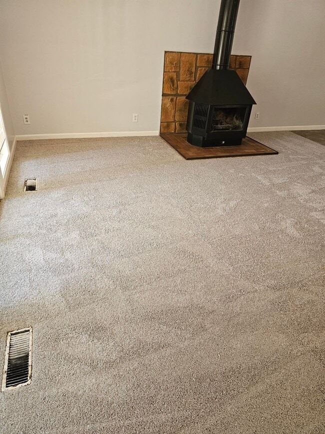 Building Photo - *Home For The Holidays Move In Special* 4 Bedroom Home w/Basement In Ellenwood!!