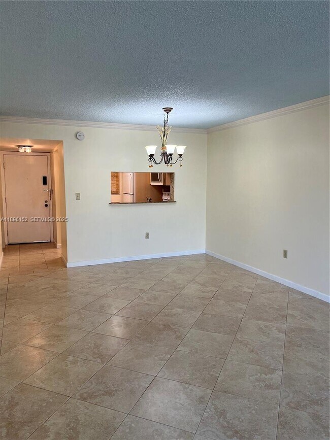 Building Photo - 10855 SW 112th Ave