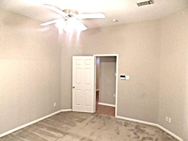 Building Photo - 10467 Twin Circles Dr