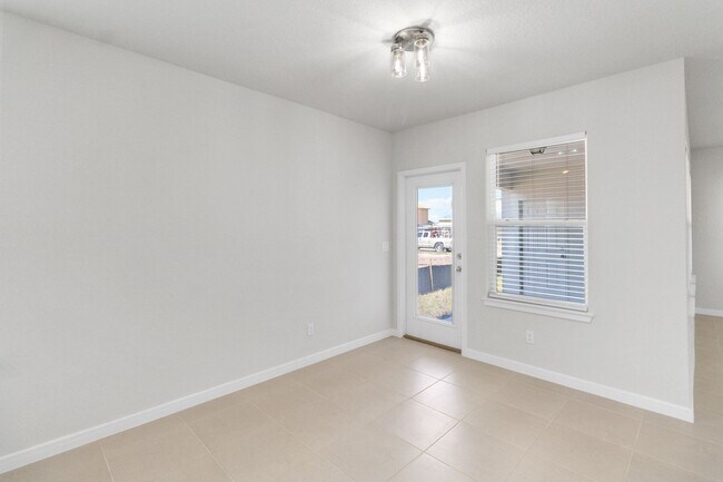 Building Photo - Beautiful 4/3 w/ Loft Energy Efficient Hom...