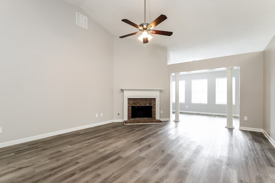 Building Photo - 3208 Bradford Pear Dr