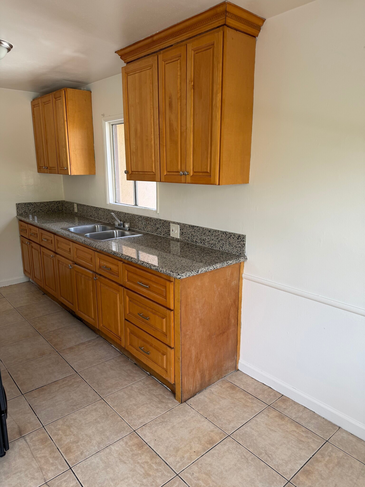 Building Photo - 15231 Acre St