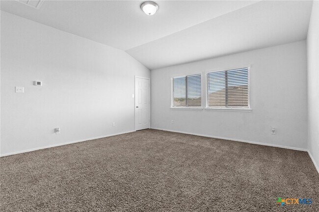 Building Photo - 309 Paddock Ln