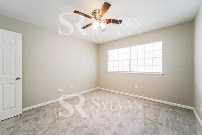 Building Photo - Updated 3 bedroom rancher!