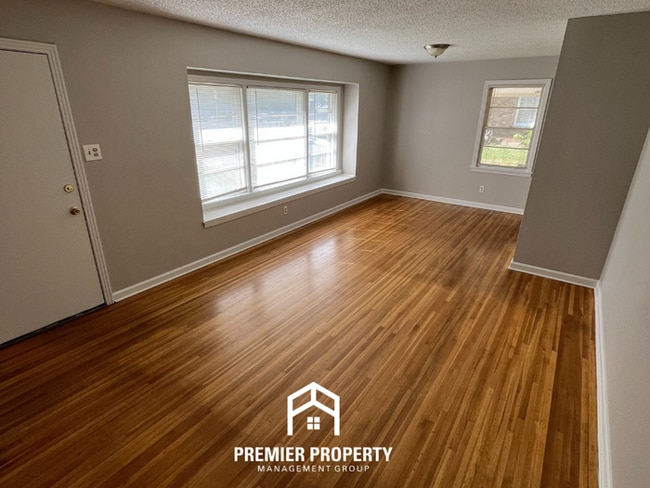 Building Photo - 1508 E.Raines Rd