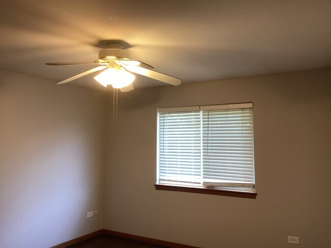 Building Photo - 27450 W Fawn Lake Ct