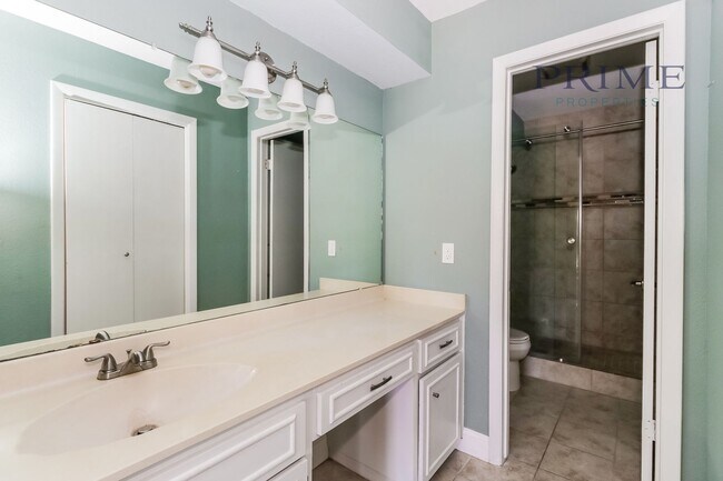 Building Photo - Amazing Austin condo!