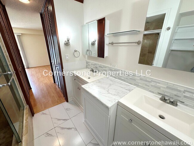 Building Photo - 1655 Makaloa St
