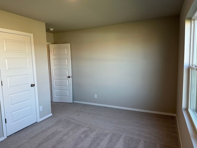 Building Photo - Brand-new 3 bedroom, 2 bath home located i...