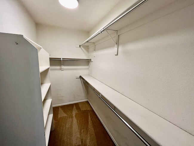 Building Photo - Spacious 4 Bedroom Stetson Hills Home!
