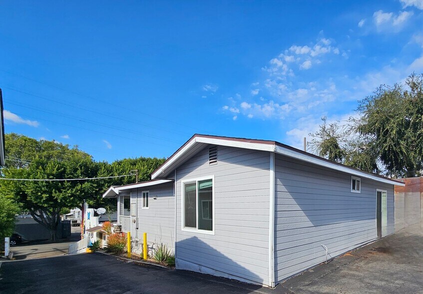 Building Photo - 3232 Verdugo Rd
