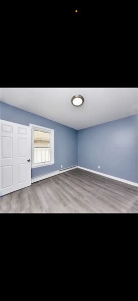 Building Photo - 415 Weeden St