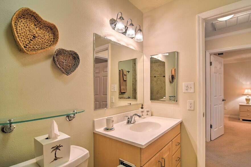 Building Photo - 5285 Coquina Key Dr SE