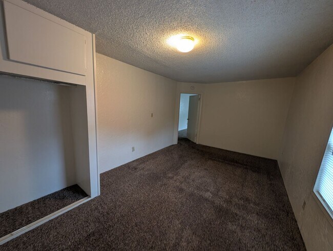 Building Photo - 2 bedroom one bath House in Shasta Lake