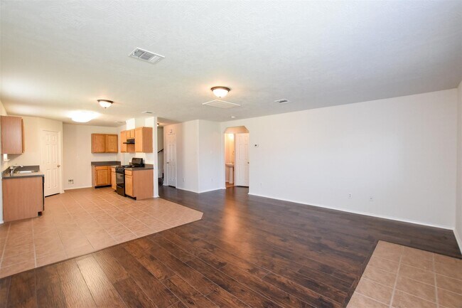 Building Photo - 19014 Prairie Bluff Dr