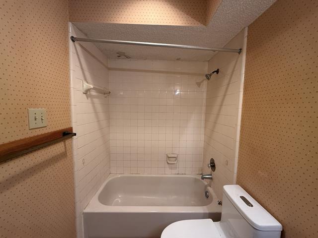 Building Photo - 816 Summit Dr