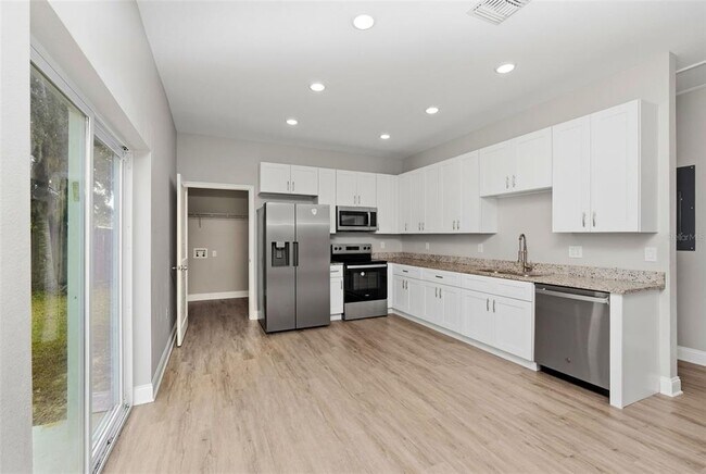 Building Photo - 314 Colonade Ct