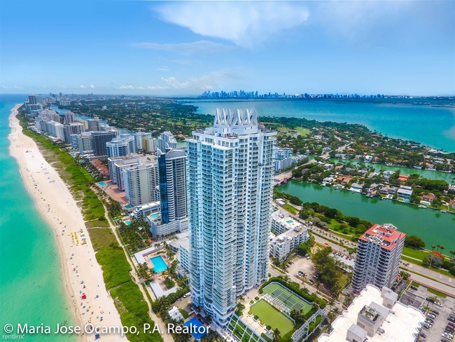 Building Photo - 1 br, 1.5 bath Condo - 6365 Collins Ave On...