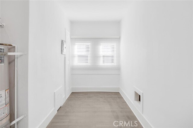 Building Photo - 550 N Kenmore Ave