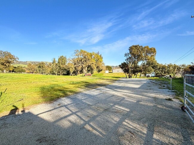 Building Photo - 2800 Roop Rd