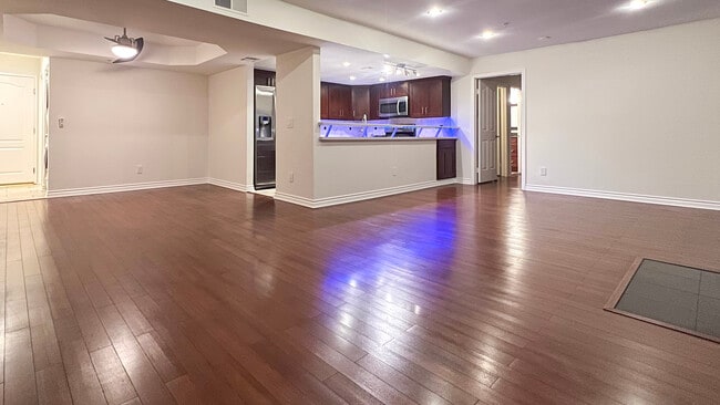 Building Photo - 4755 Templeton St