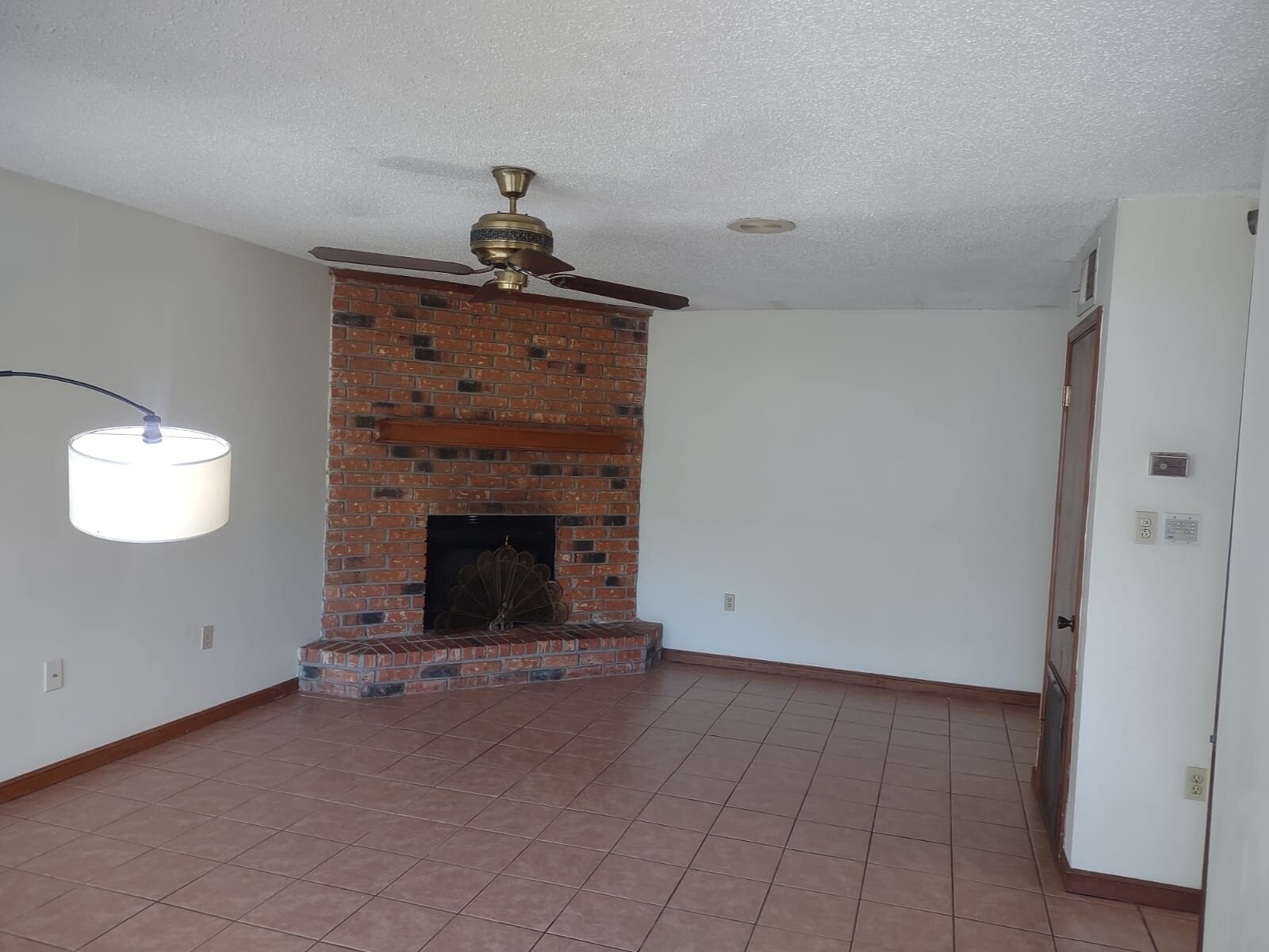Building Photo - 7912 Bles Ave