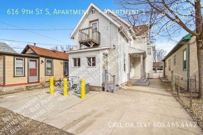 Building Photo - 616 9th St S