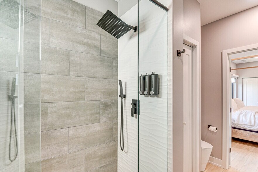 Building Photo - 118 Via Madrid Dr