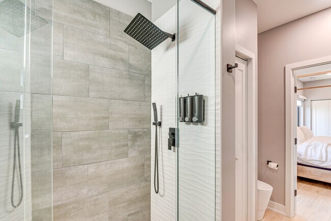 Building Photo - 118 Via Madrid Dr