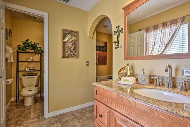 Building Photo - 407 Samuel St