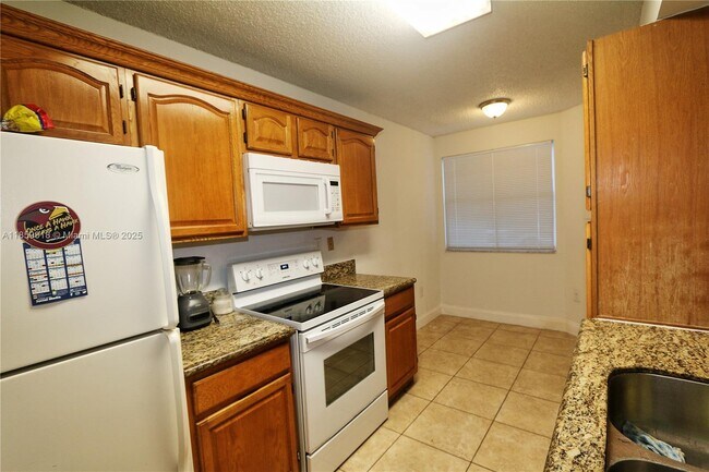 Building Photo - 9759 NW 48th Terrace