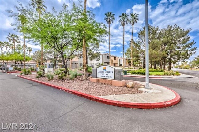 Building Photo - Beautiful South Shores Gated Community. 1st Floor unit. 2 beds. 2 baths.