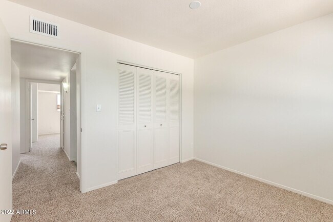 Building Photo - 8548 E McDonald Dr