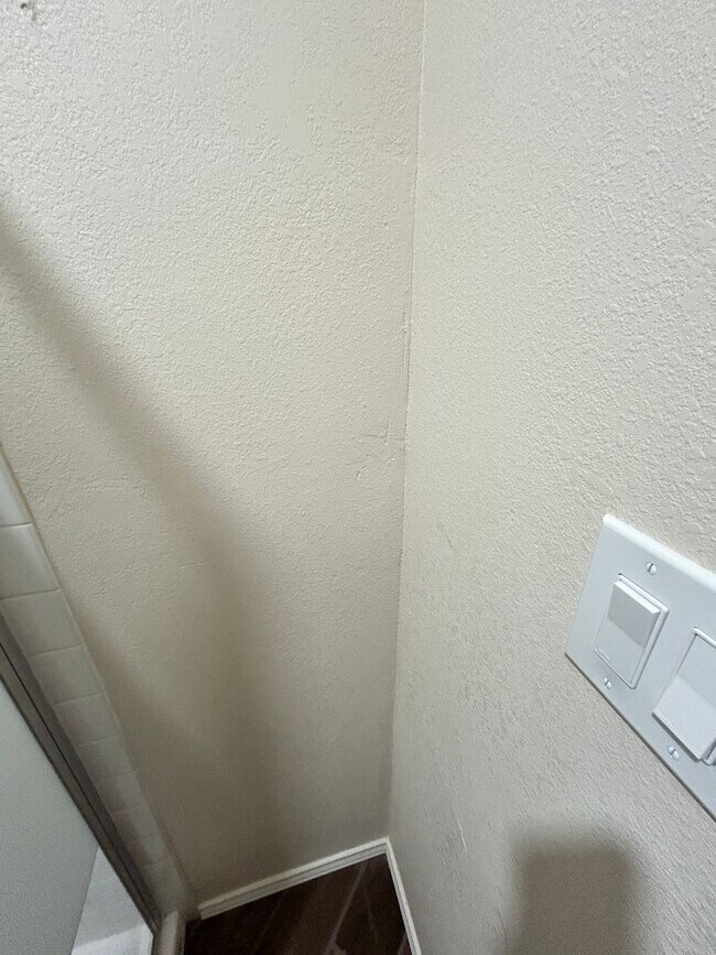 Building Photo - Highview Dr (MN)