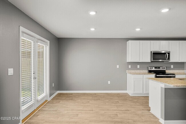 Building Photo - 123 Tiller Dr