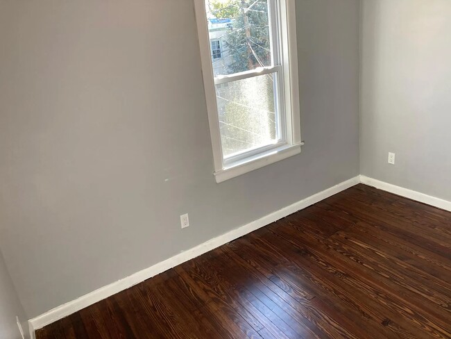 Building Photo - 28 Locust St