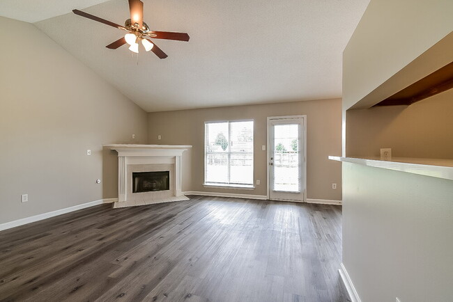 Building Photo - 1801 Cherry Creek Dr