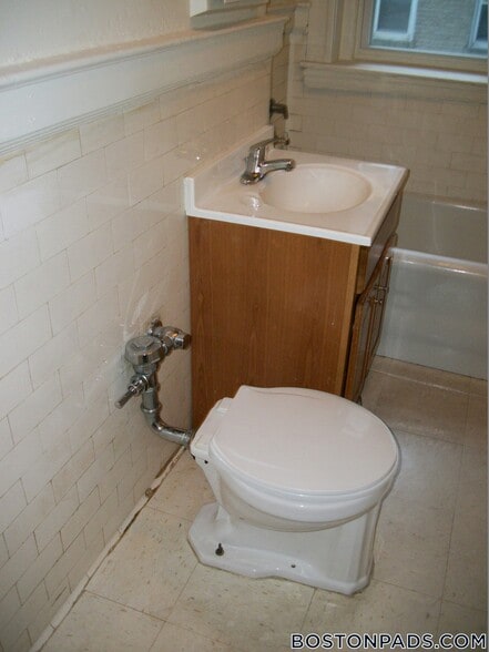 Building Photo - 1171 Boylston St